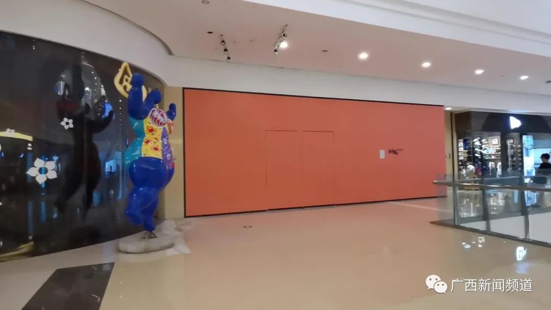 DƬ